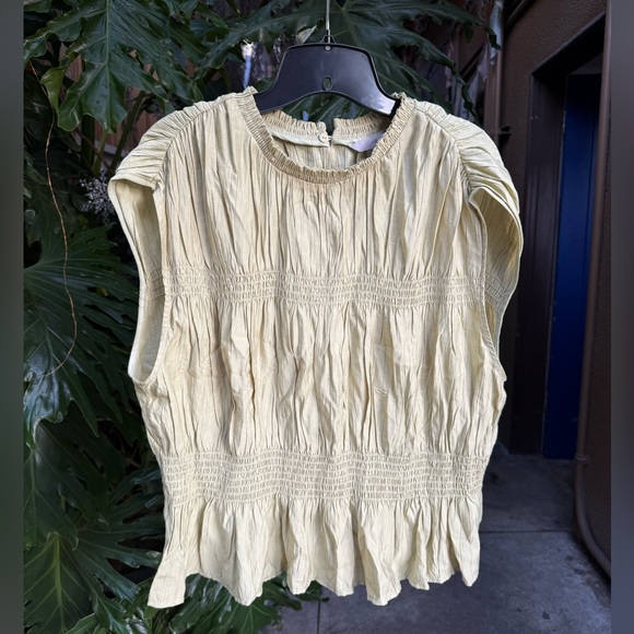 H&M Light Tan Ruffled Top - Picture 3 of 9